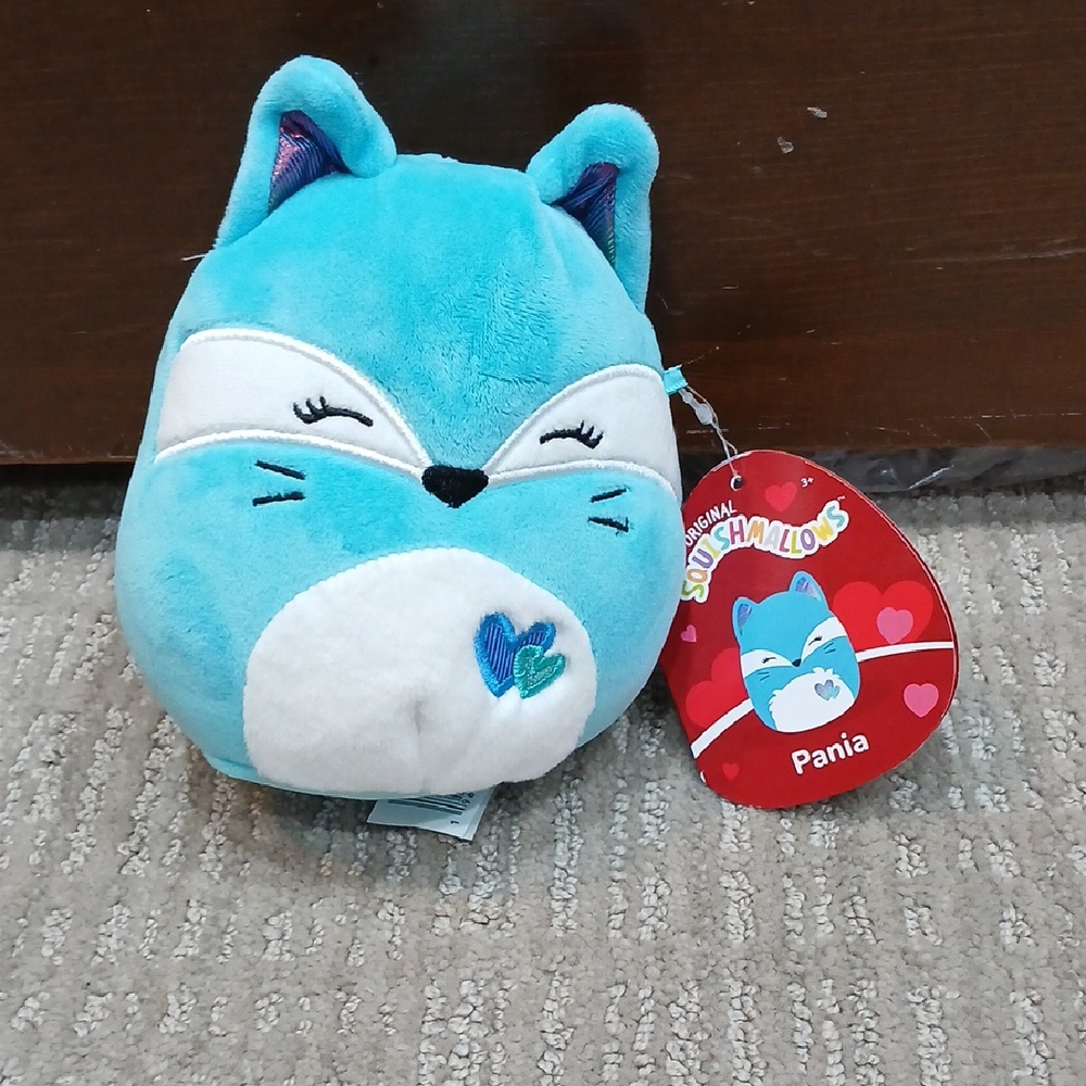 Pania The Valentine Fox Squishmallow